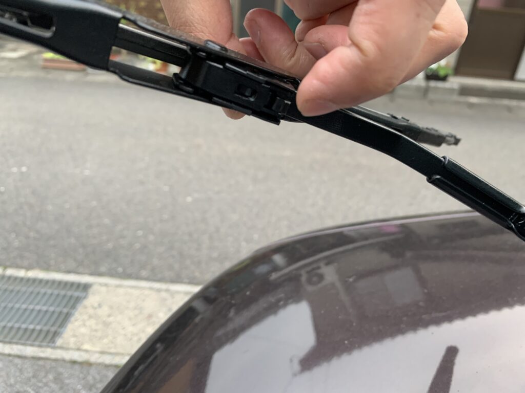 ワイパーブレード取り付け部