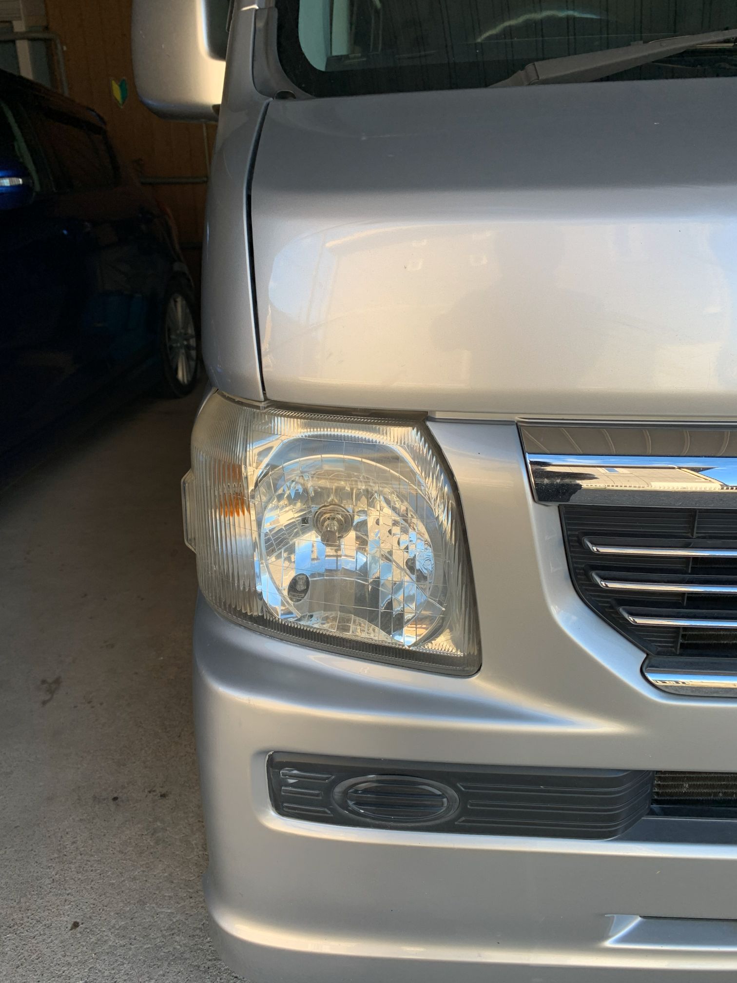 右側ヘッドライト