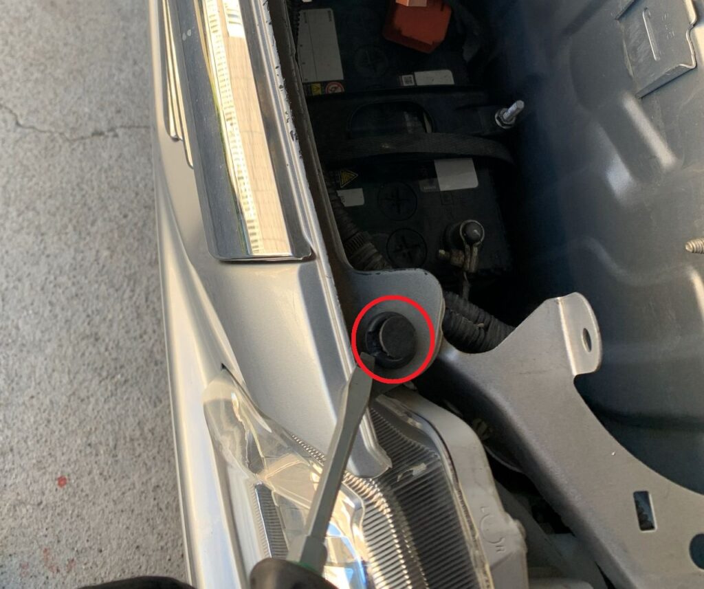 バンパー取り付けクリップ