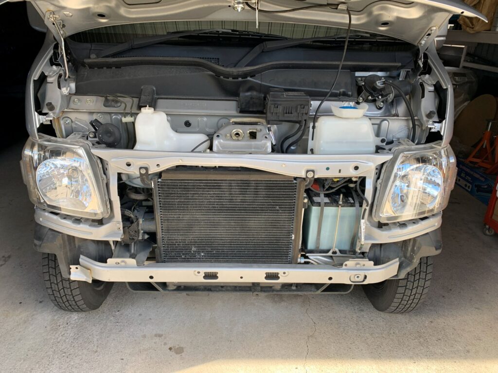 フロントバンパー取り外し後