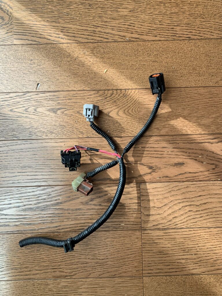 高年式ヘッドライト配線カプラー