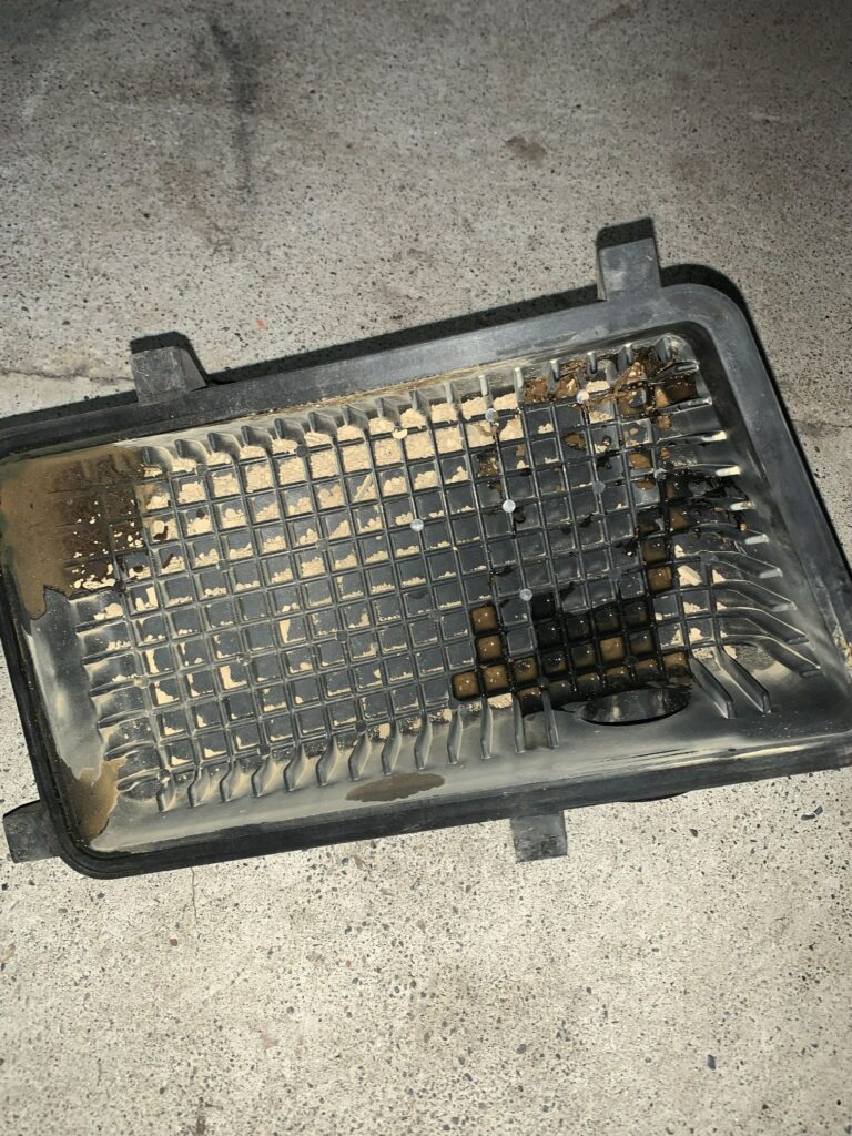 エアークリーナーBOX下部カバー